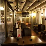 호텔 Nova Plaza Boutique & 4*