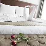 Nova Plaza Boutique &