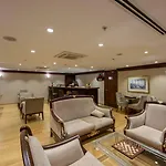 호텔 Nova Plaza Boutique & 4*