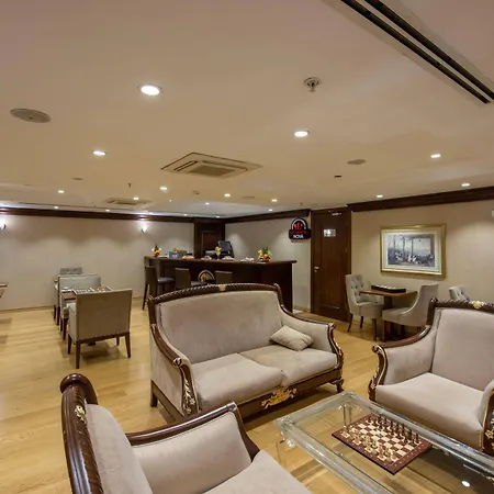 מלון Nova Plaza Boutique & 4*