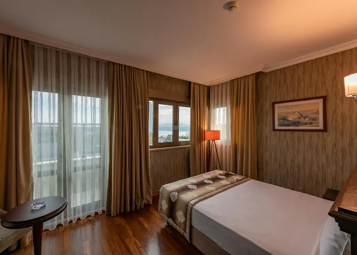 Nova Plaza Boutique & 4*