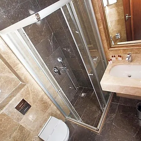 Nova Plaza Boutique & Szálloda 4*