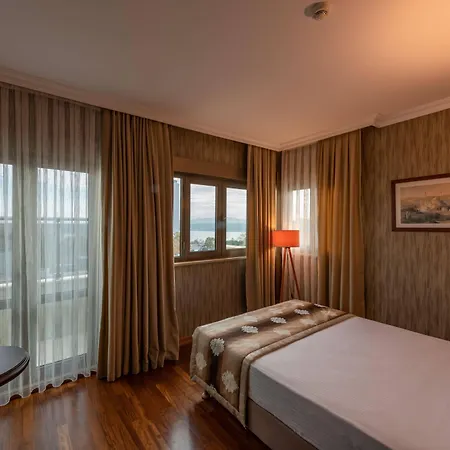 Nova Plaza Boutique Hotel & Spa 4*